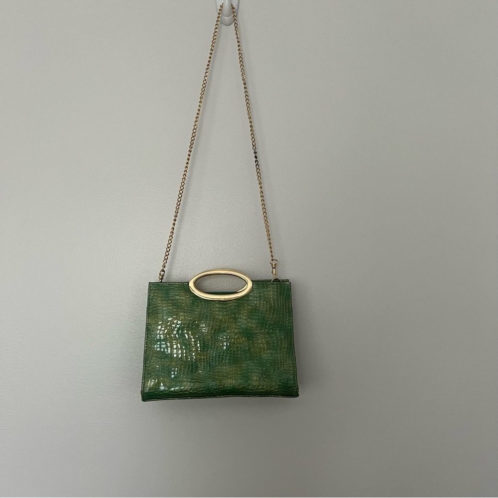Bellini Green Shoulder Bag with Gold Chain